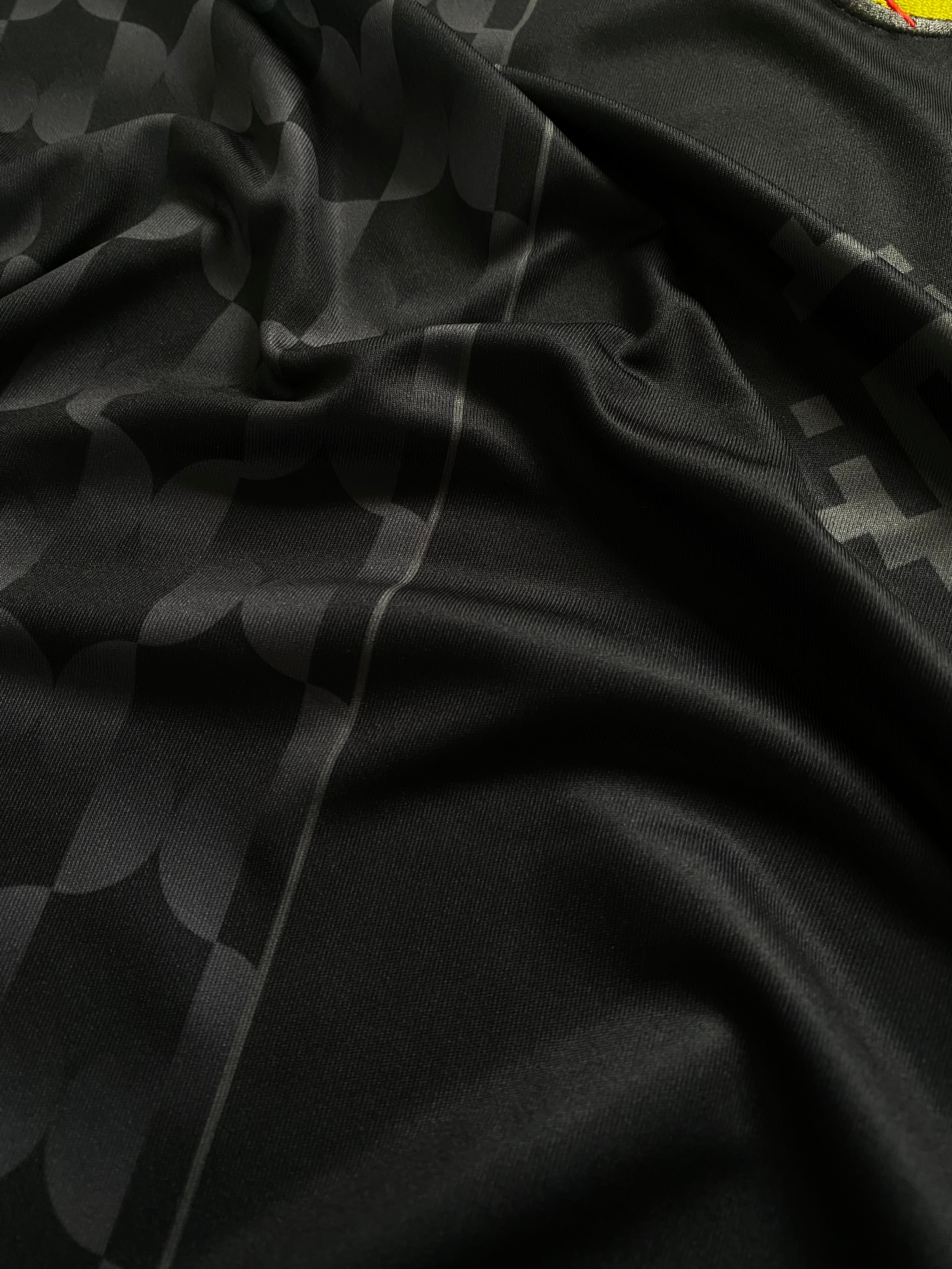Nahaufnahme des Polyestermaterials in schwarz